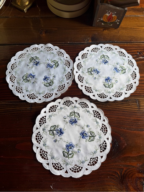 Other - 3 floral doily